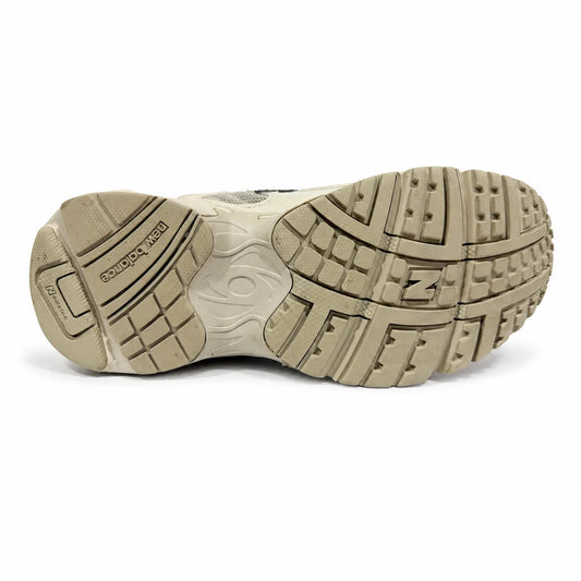New Balance 725 White Silver Chunky Trainers