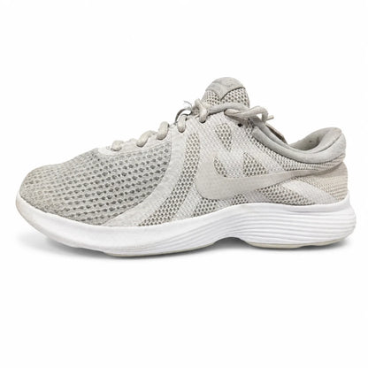 Nike Revolution 4