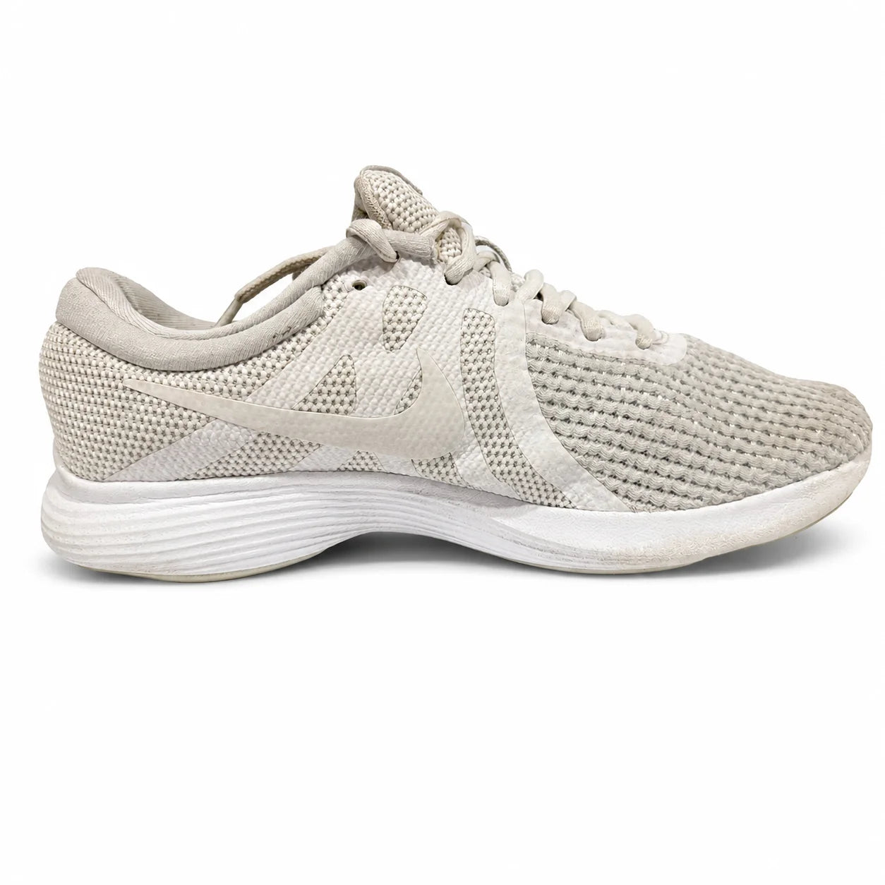 Nike Revolution 4